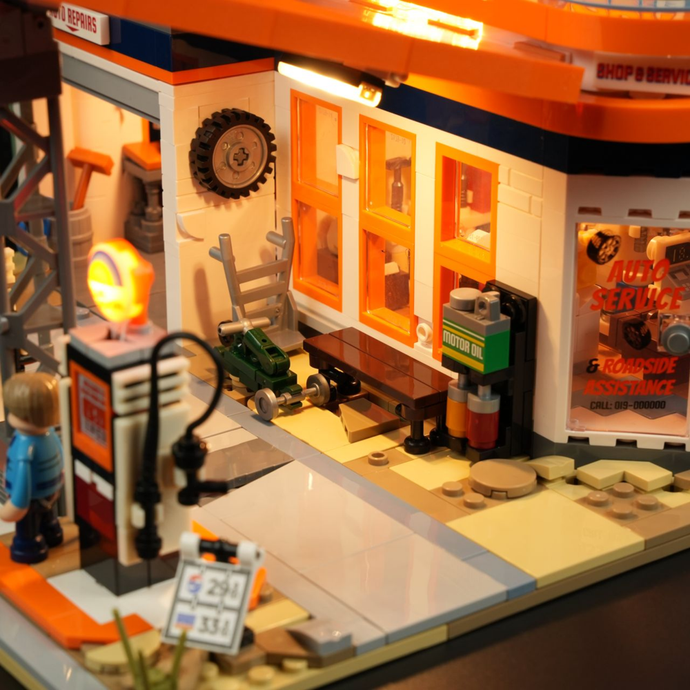 Funwhole Road Trip – Tankstelle im Retro-Design