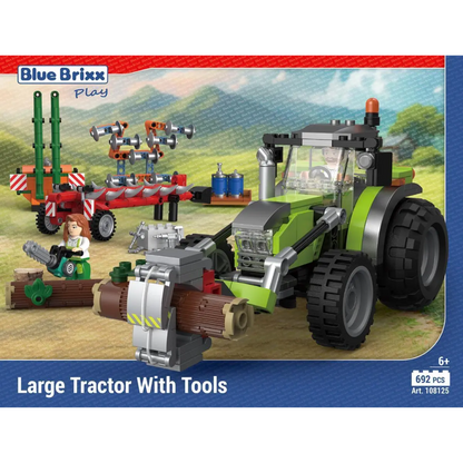 Großer Traktor mit Werkzeugen