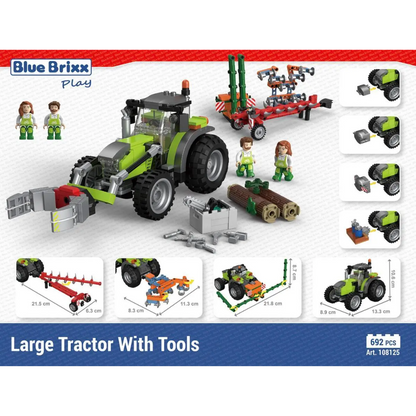 Großer Traktor mit Werkzeugen